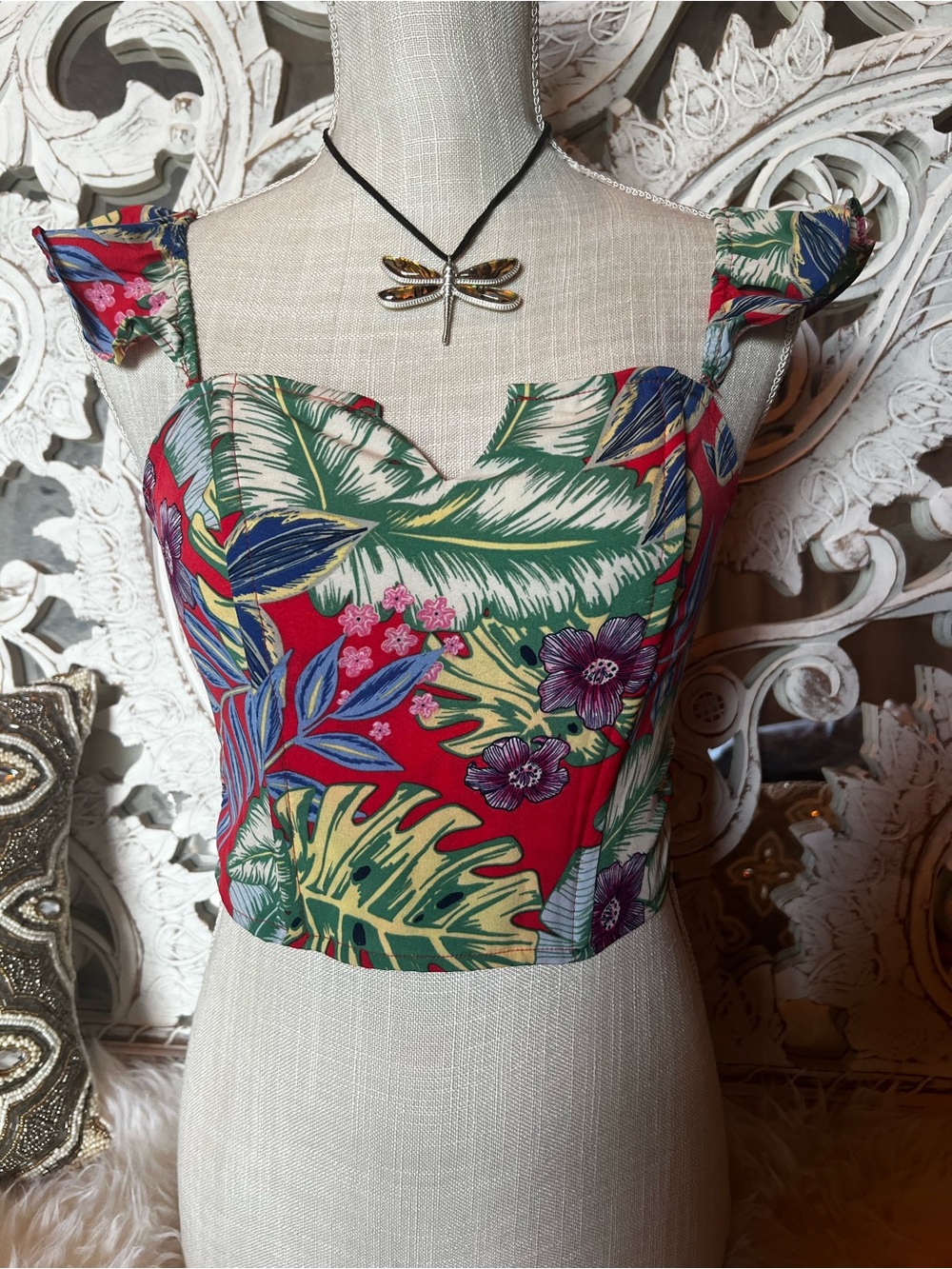 Red Tropical Sweetheart Crop Top with Cap Sleeves
